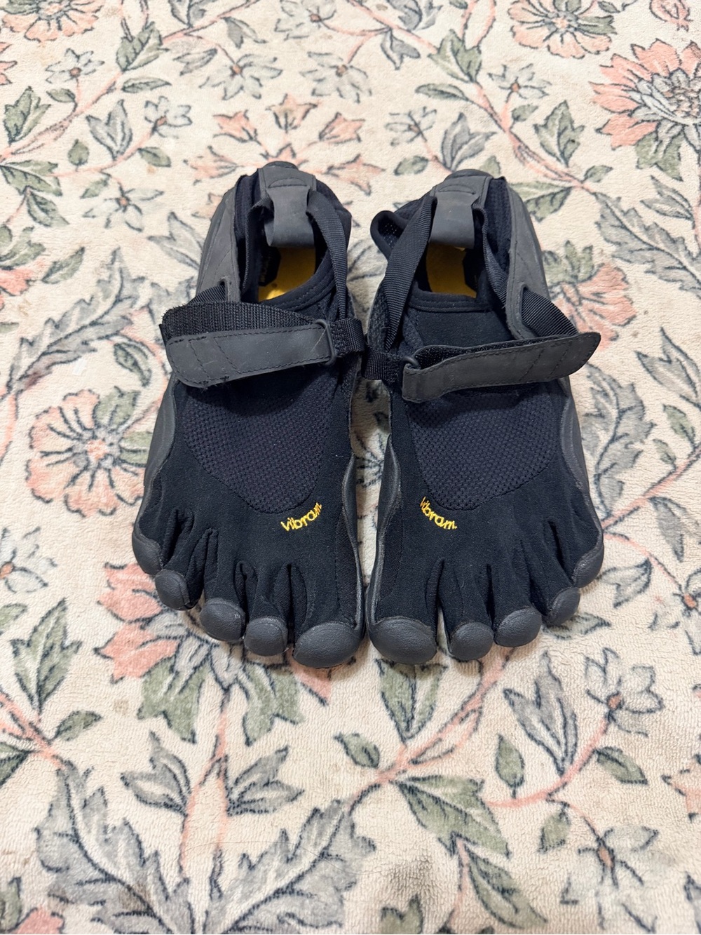 Vibram FiveFingers Black Toe Shoes